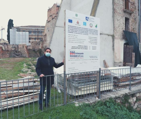 Teatro Romano, cominciate le operazioni propedeutiche all’abbattimento dei palazzi Adamoli e Salvoni