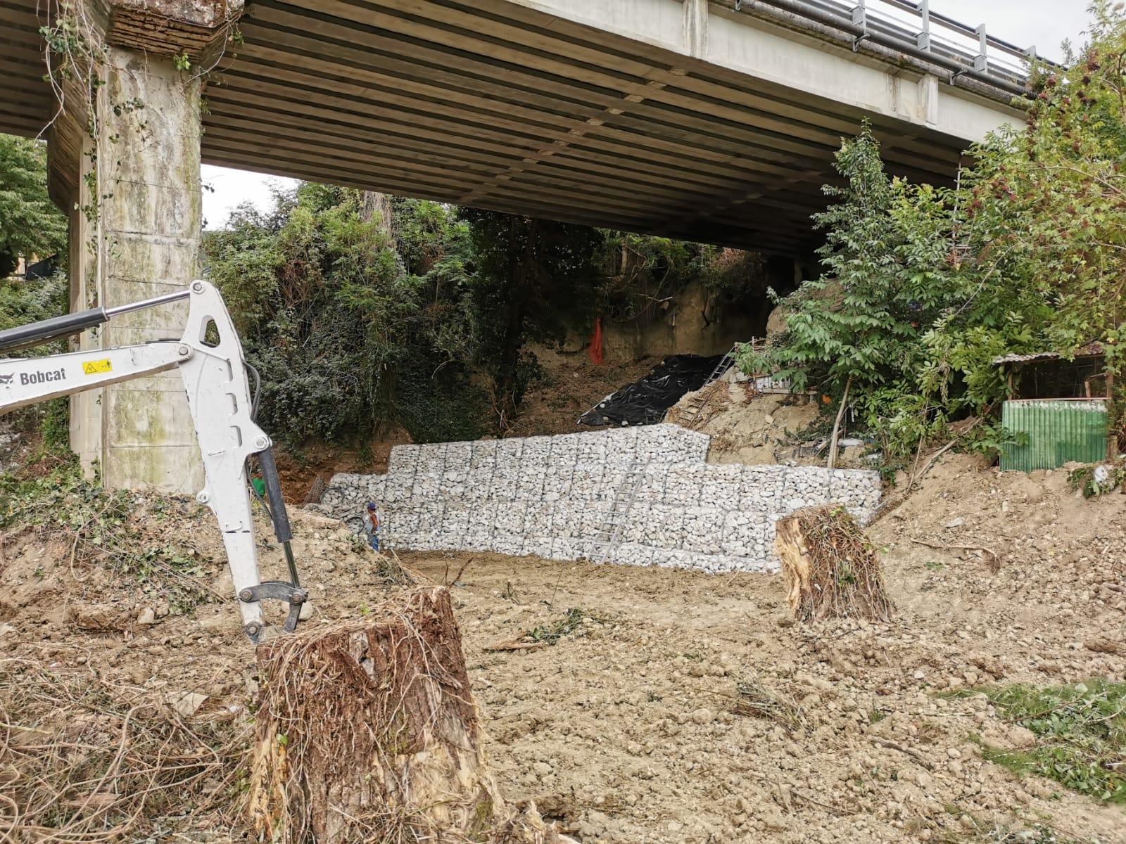 Via Enrico Fermi a San Nicolò: in corso i lavori per il ripristino dell’area soggetta a dissesto idrogeologico