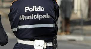 La Polizia Locale scopre una attività illecita di piercing