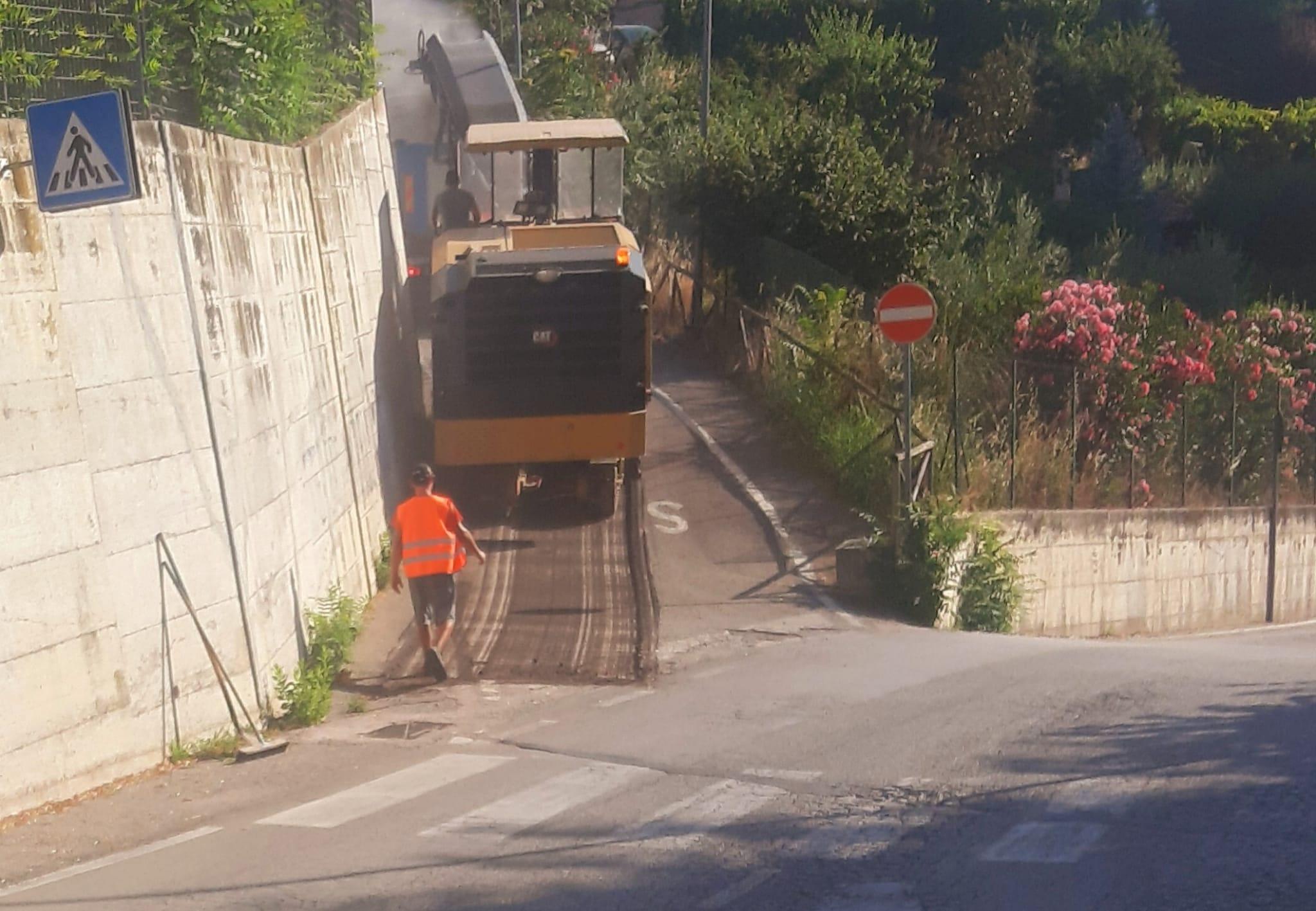 Asfalti, il ripristino delle strade interessate dai lavori di posa della fibra