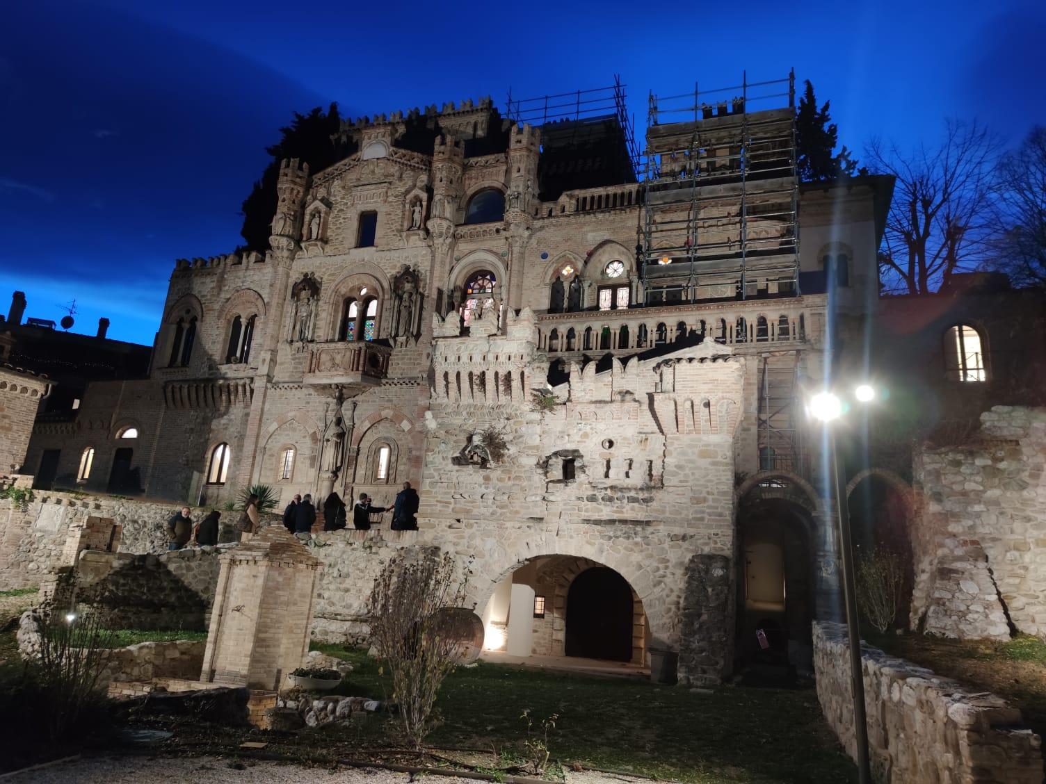 La nuova illuminazione del Castello Della Monica