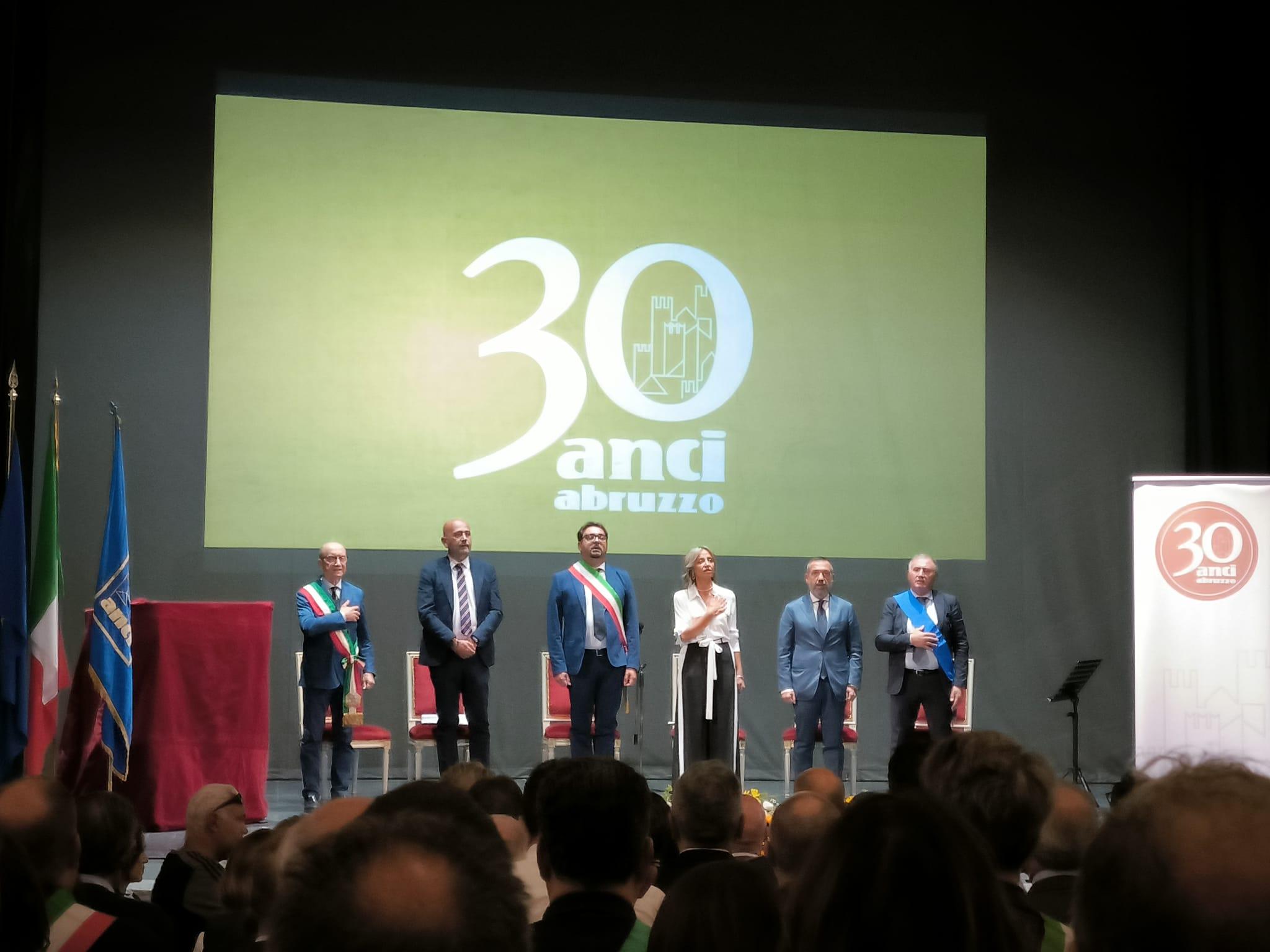 D’Alberto,  Presidente regionale dell’ANCI, presiede alla celebrazione del trentennale